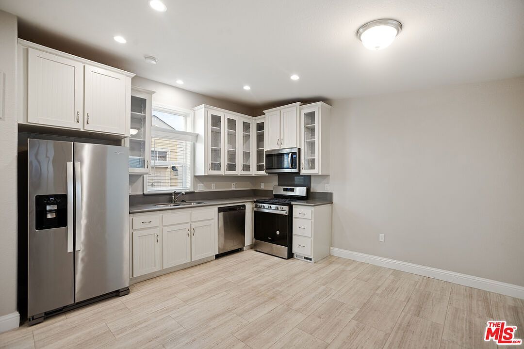 8250 Lankershim Blvd #126 North Hollywood, CA 91605 - Thumbnail 3