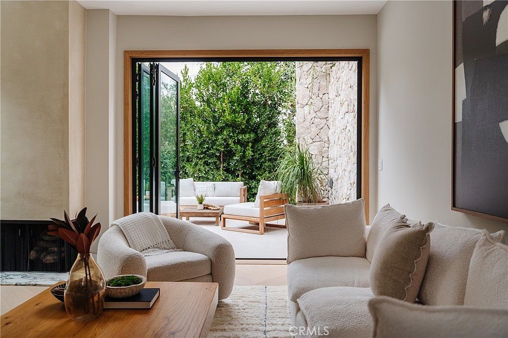 3977 Oeste Ave Studio City, CA 91604 - Thumbnail 3