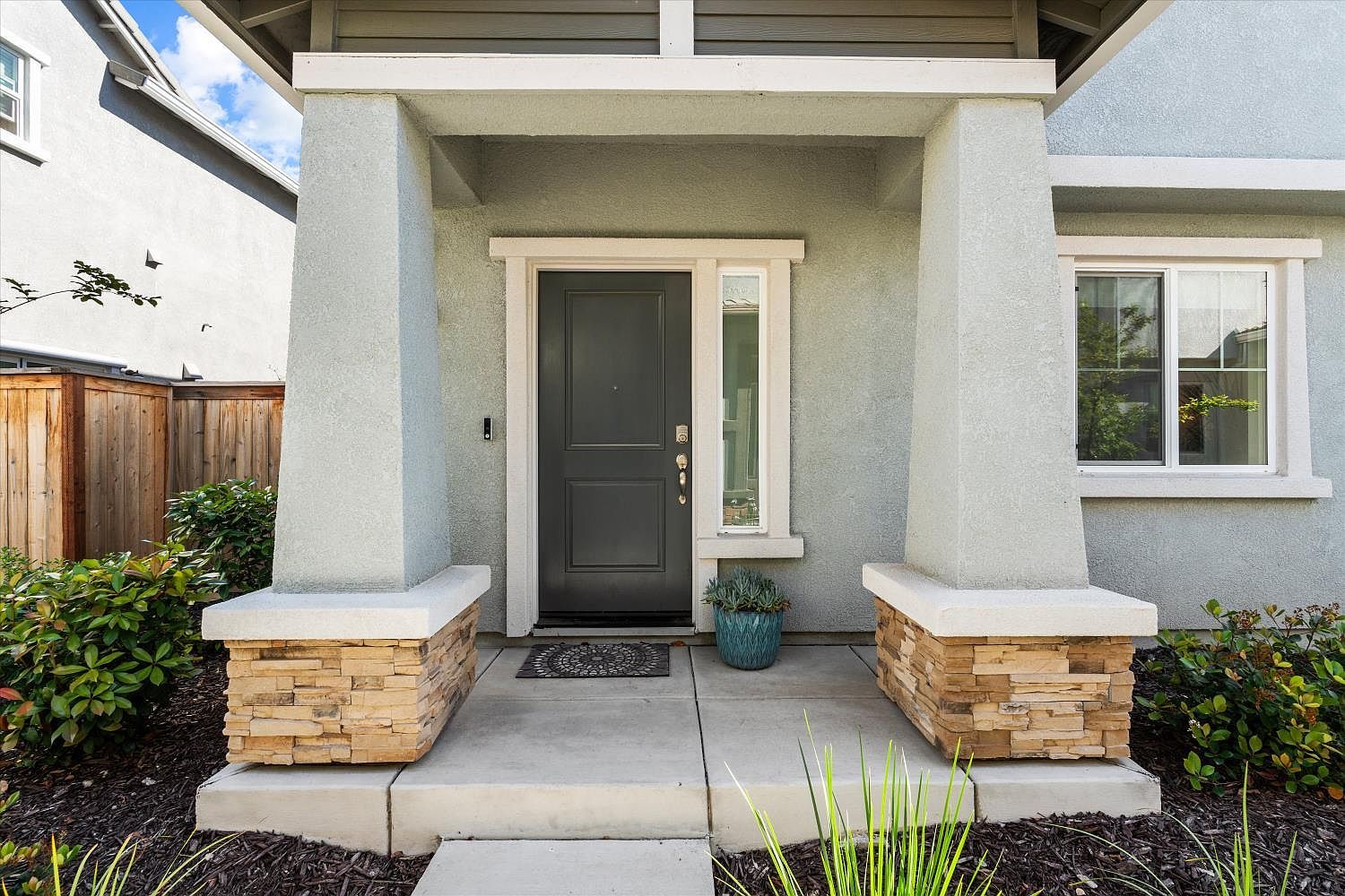 9041 Sausalito Ln Roseville, CA 95747 - Thumbnail 3