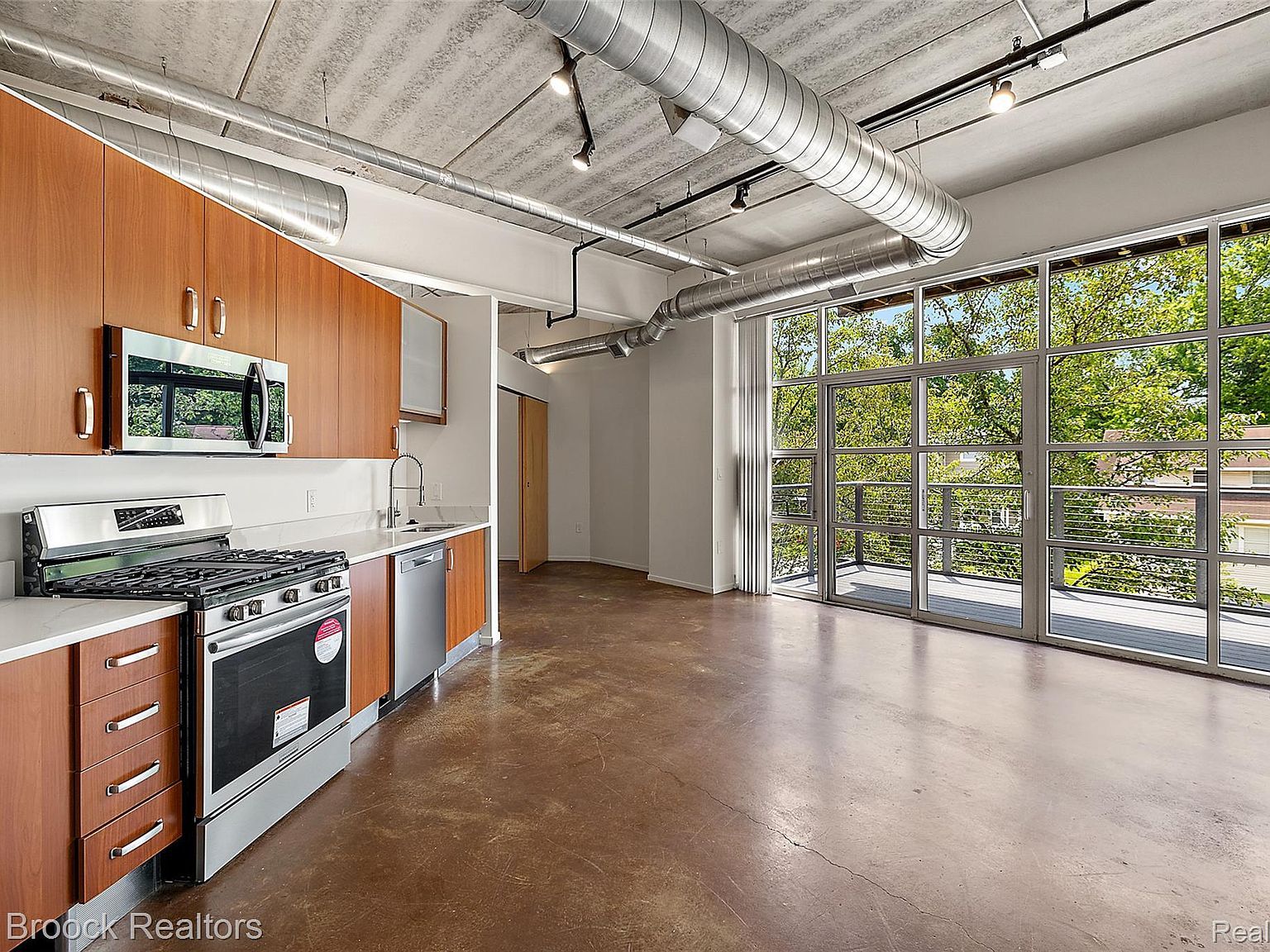 333 E Parent Ave UNIT 26 Royal Oak, MI 48067 - Thumbnail 3