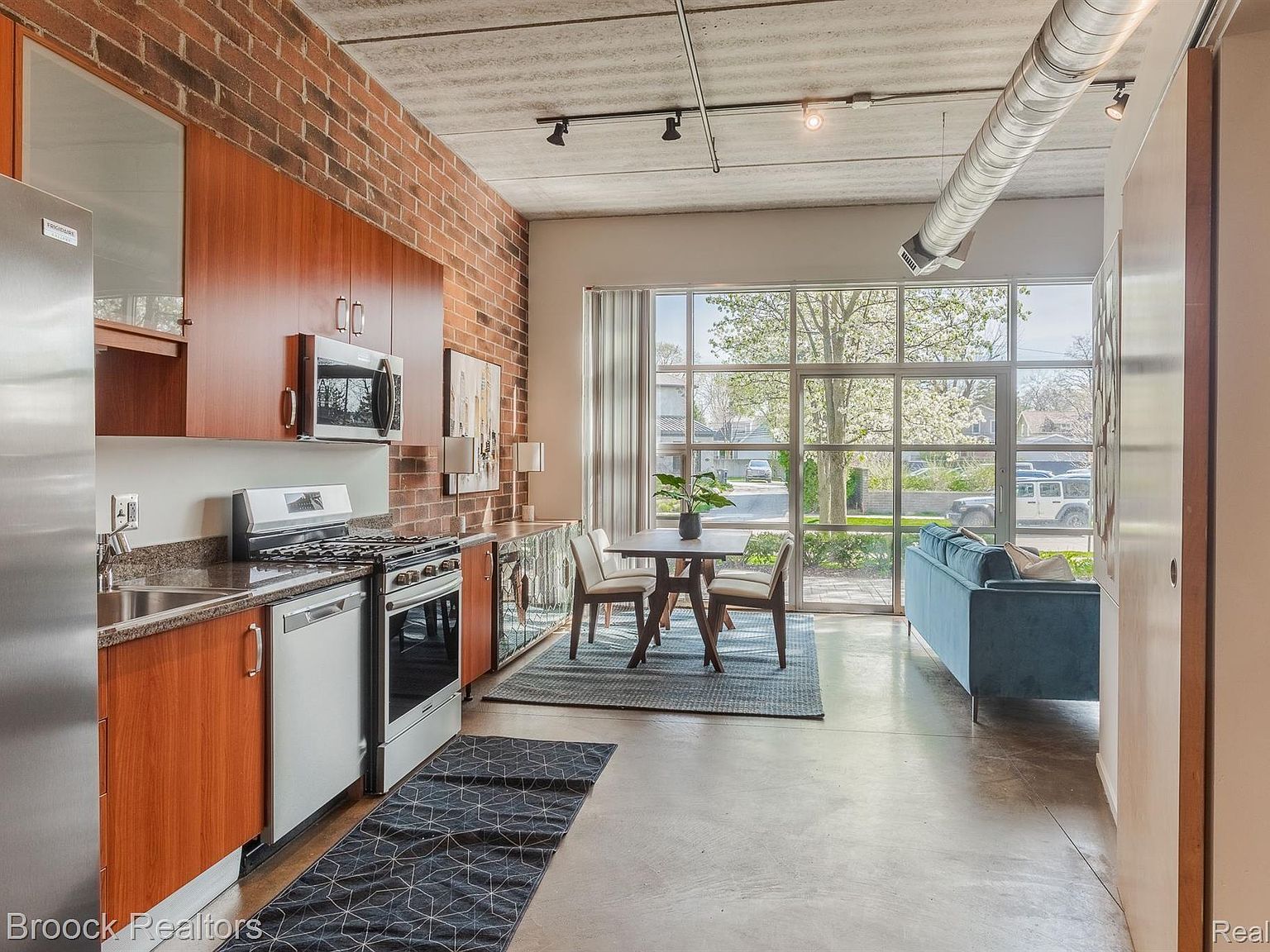 333 E Parent Ave UNIT 10 Royal Oak, MI 48067 - Thumbnail 3