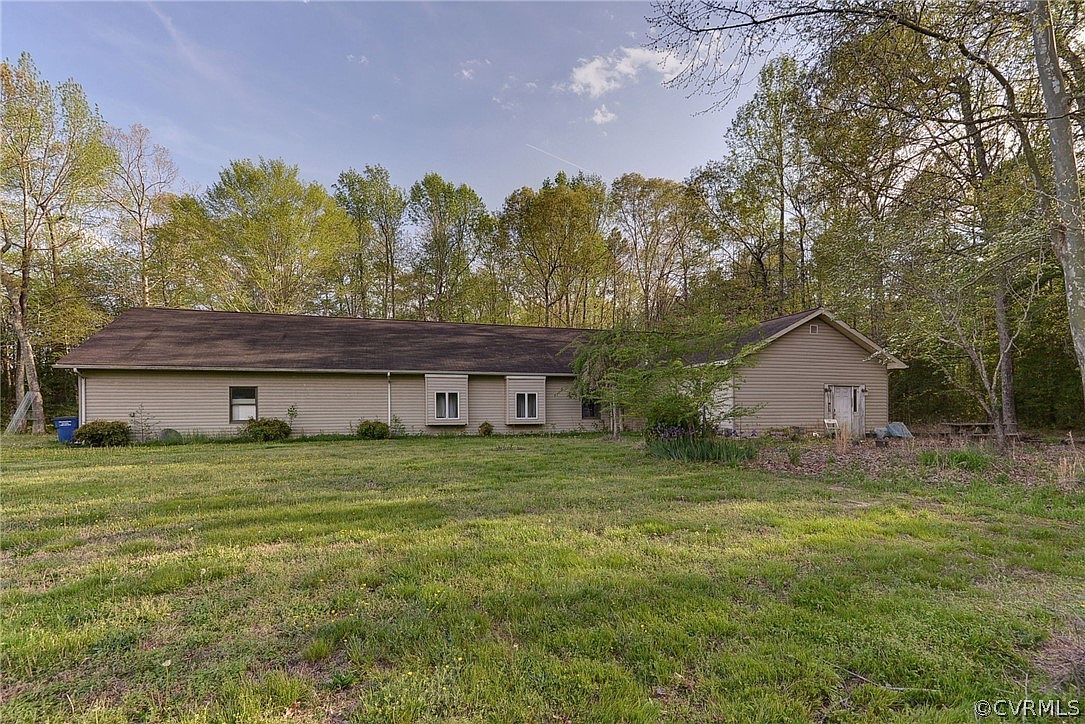 1708 Lewis B Puller Memorial Hwy Saluda, VA 23149 - Thumbnail 3