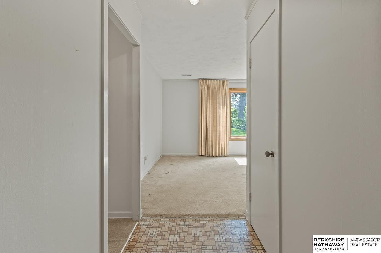 3315 Van Dorn St Lincoln, NE 68506 - Thumbnail 3