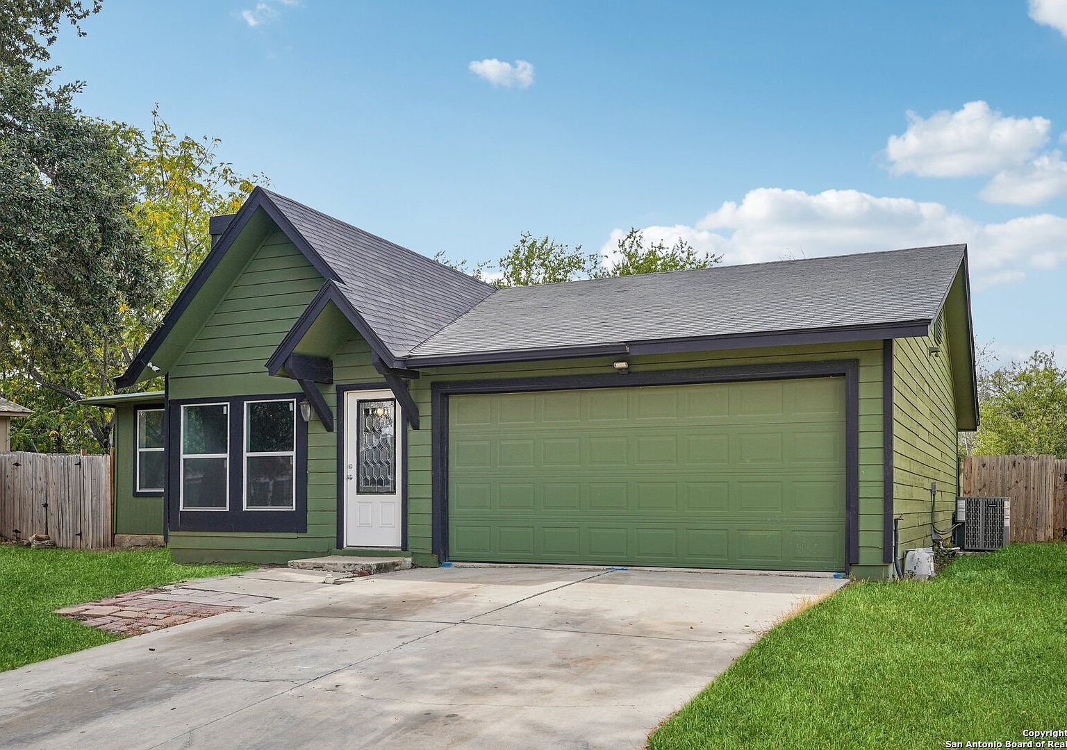 8819 Catalina Bay San Antonio, TX 78242 - Thumbnail 3