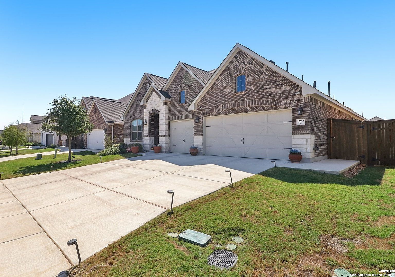 12550 Silver Gate San Antonio, TX 78254 - Thumbnail 3