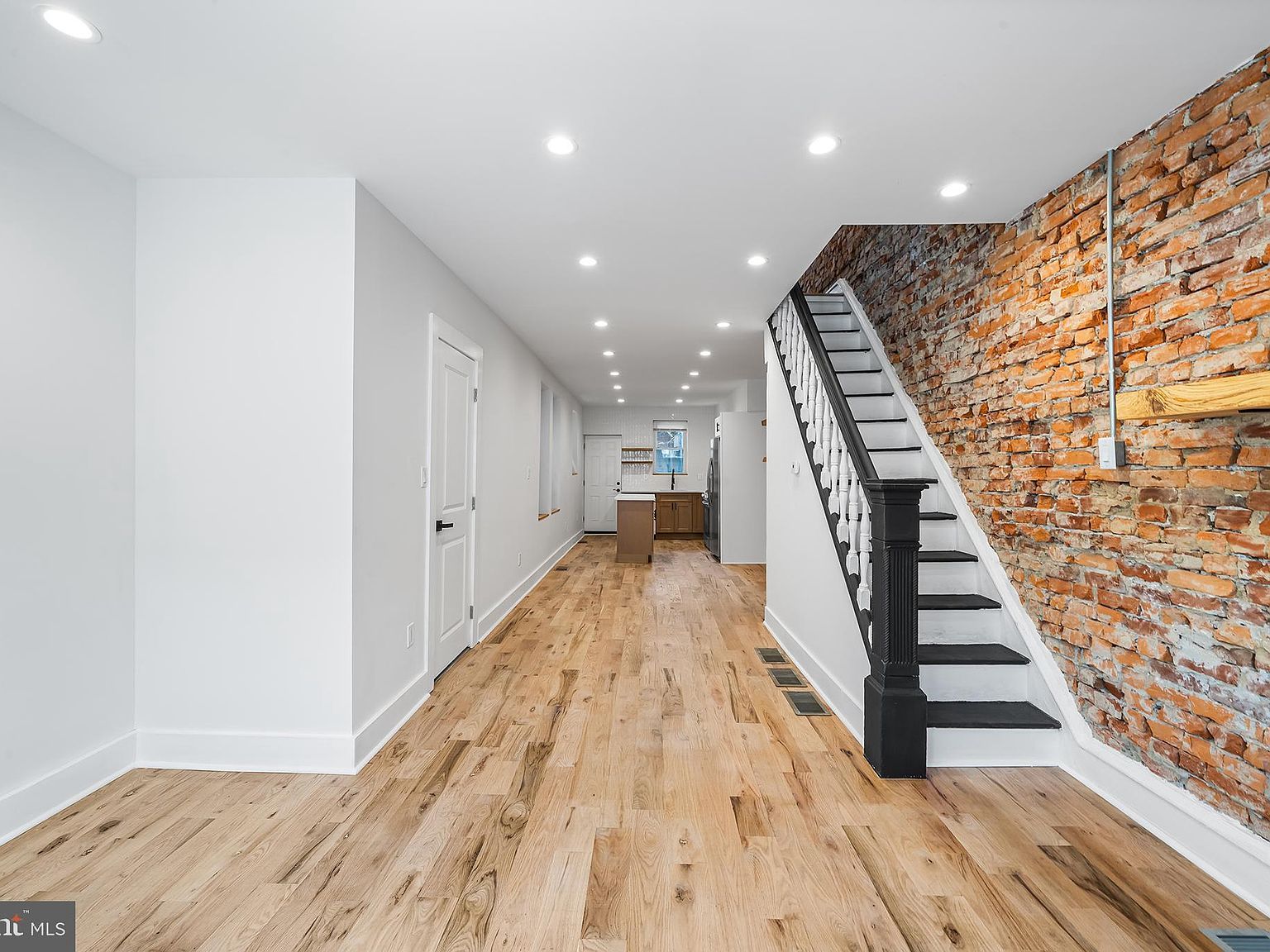 2115 Watkins St Philadelphia, PA 19145 - Thumbnail 3