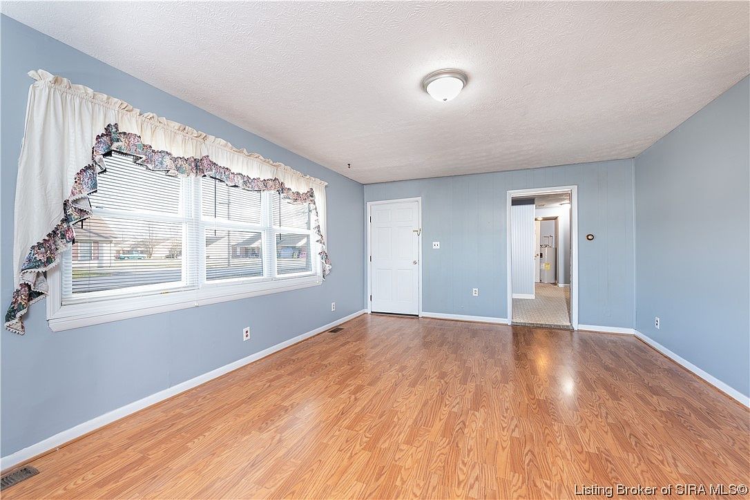 490 S 2nd St Scottsburg, IN 47170 - Thumbnail 3