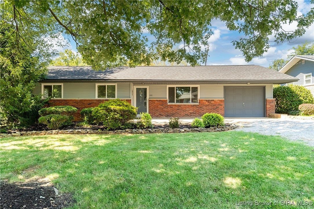 808 Locust St Salem, IN 47167 - Thumbnail 3