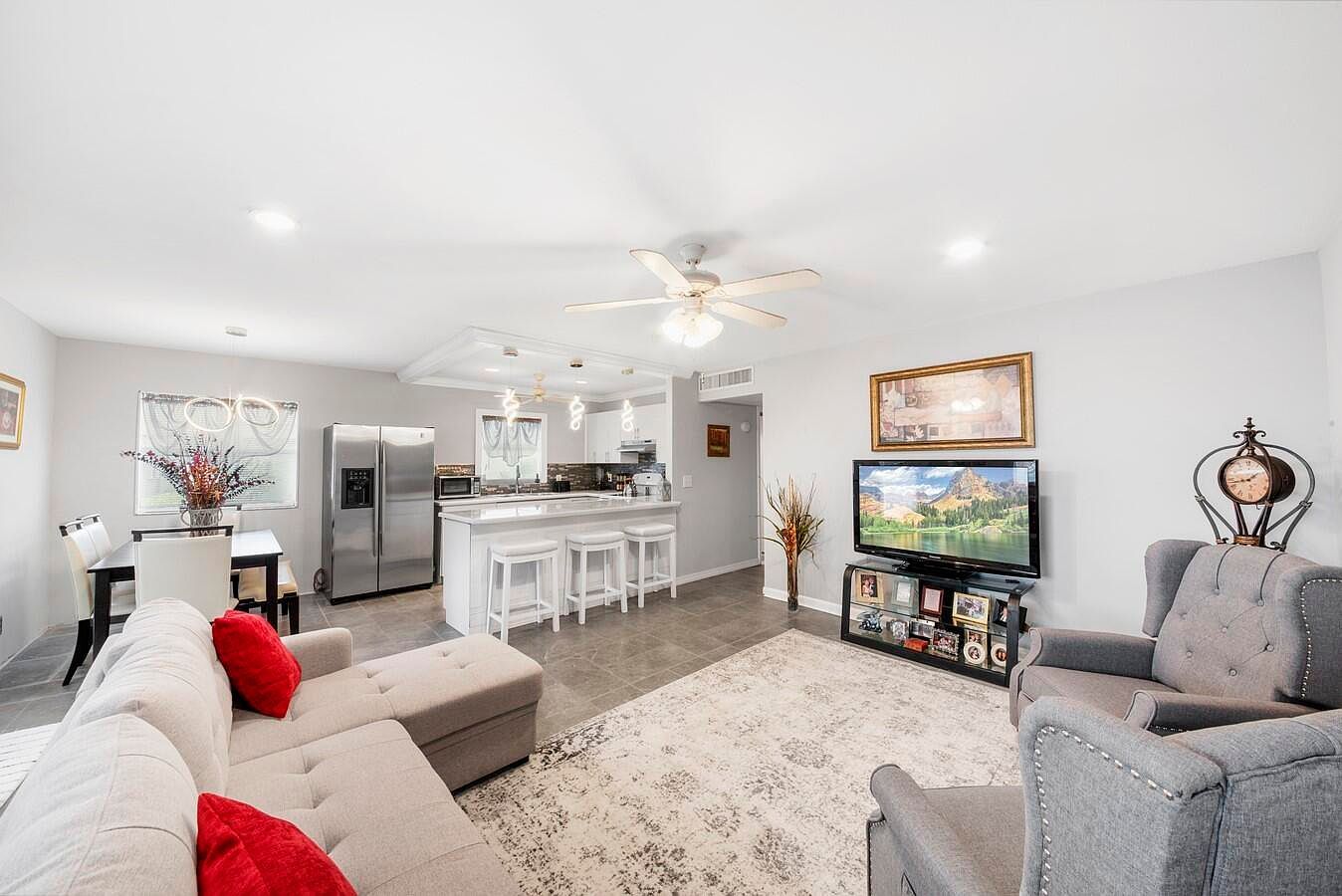 233 Seville Ct #J Delray Beach, FL 33446 - Thumbnail 3