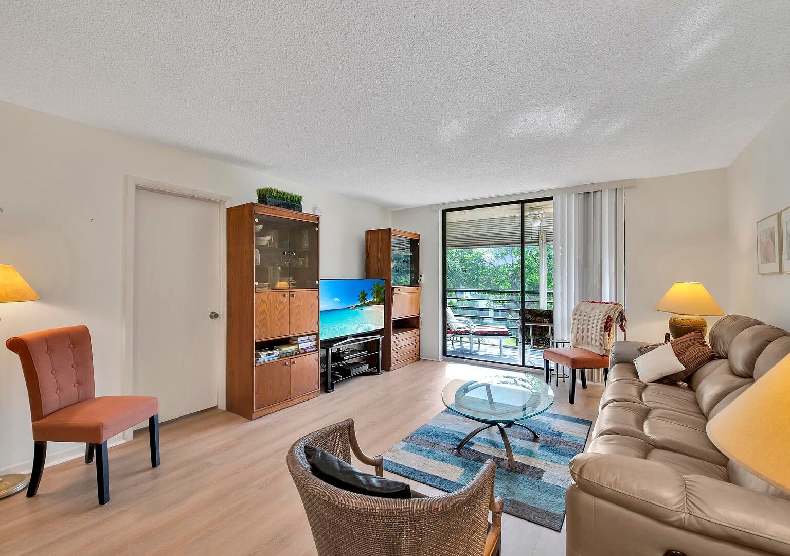 7770 Tahiti Ln APT 306 Lake Worth, FL 33467 - Thumbnail 3