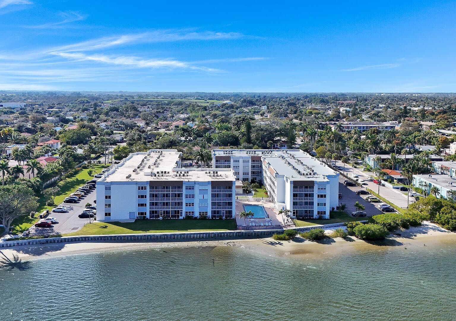 1516 S Lakeside Dr APT 412 Lake Worth Beach, FL 33460 - Thumbnail 3