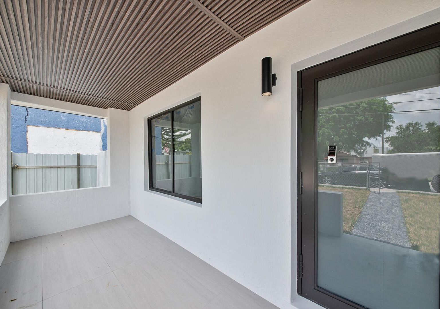 860 NW 70th St Miami, FL 33150 - Thumbnail 3