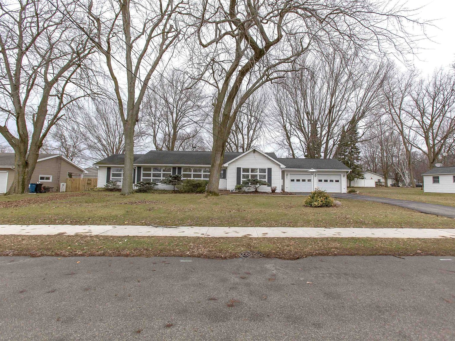 702 W Spring St Fremont, IN 46737 - Thumbnail 3