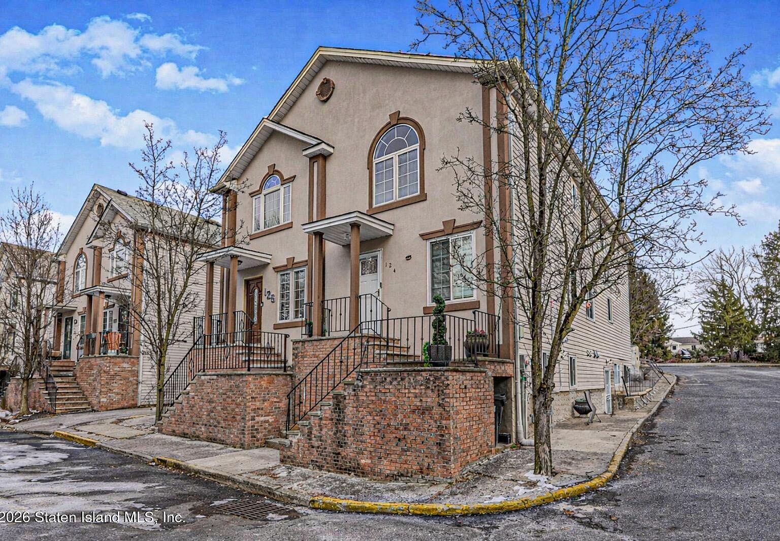 124 Erika Loop Staten Island, NY 10312 - Thumbnail 3