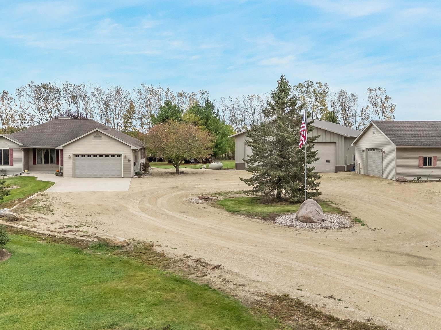 4980 Broderick Rd Omro, WI 54963 - Thumbnail 3