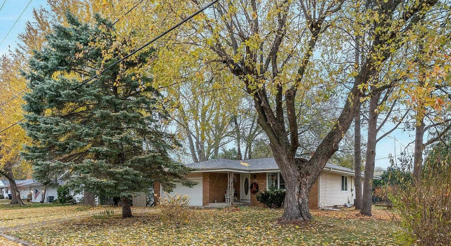 1126 S Park Ave Neenah, WI 54956 - Thumbnail 3