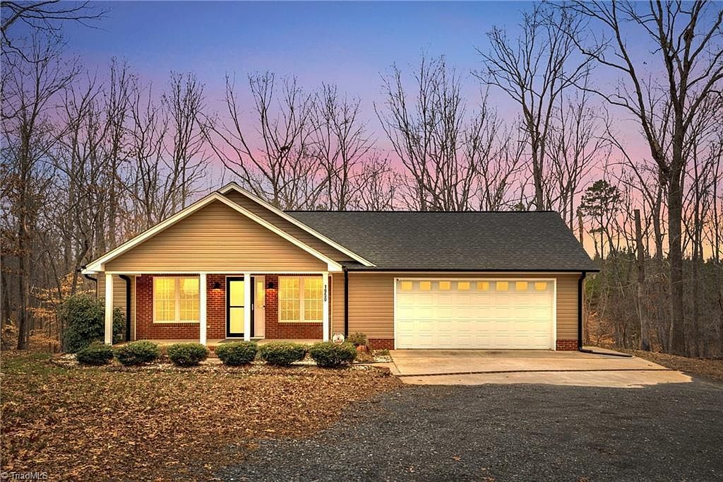 1950 Tot Hill Farm Rd Asheboro, NC 27205 - Thumbnail 3