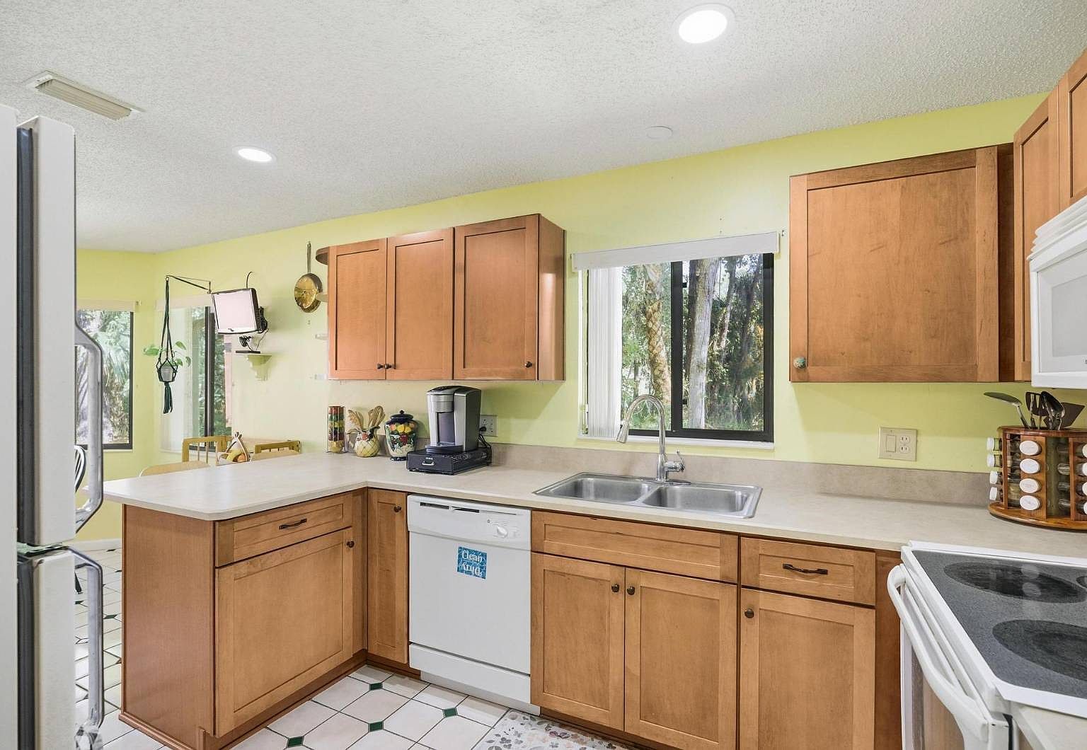 3 Pony Ln Palm Coast, FL 32164 - Thumbnail 3