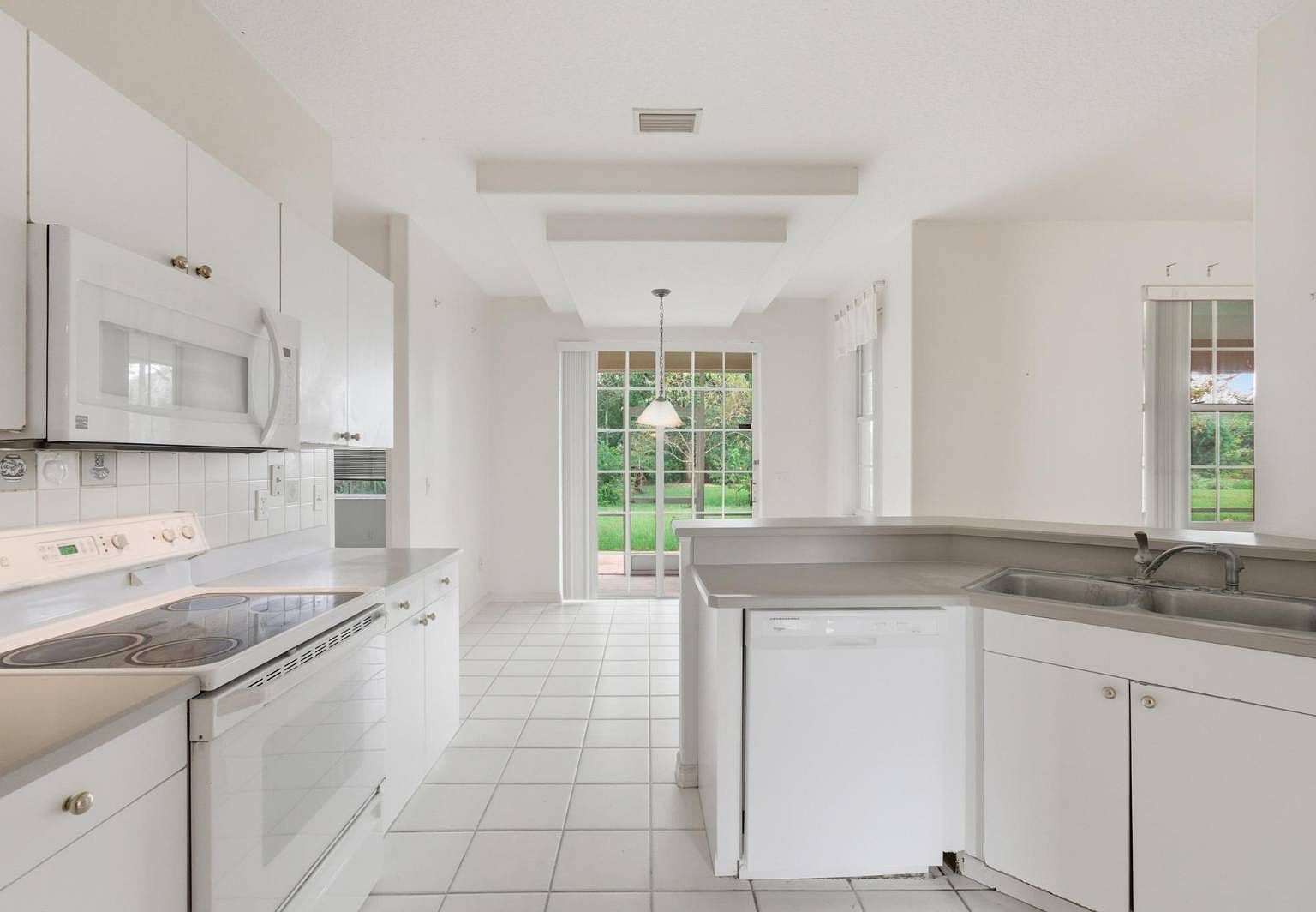 93 Whippoorwill Dr Palm Coast, FL 32164 - Thumbnail 3