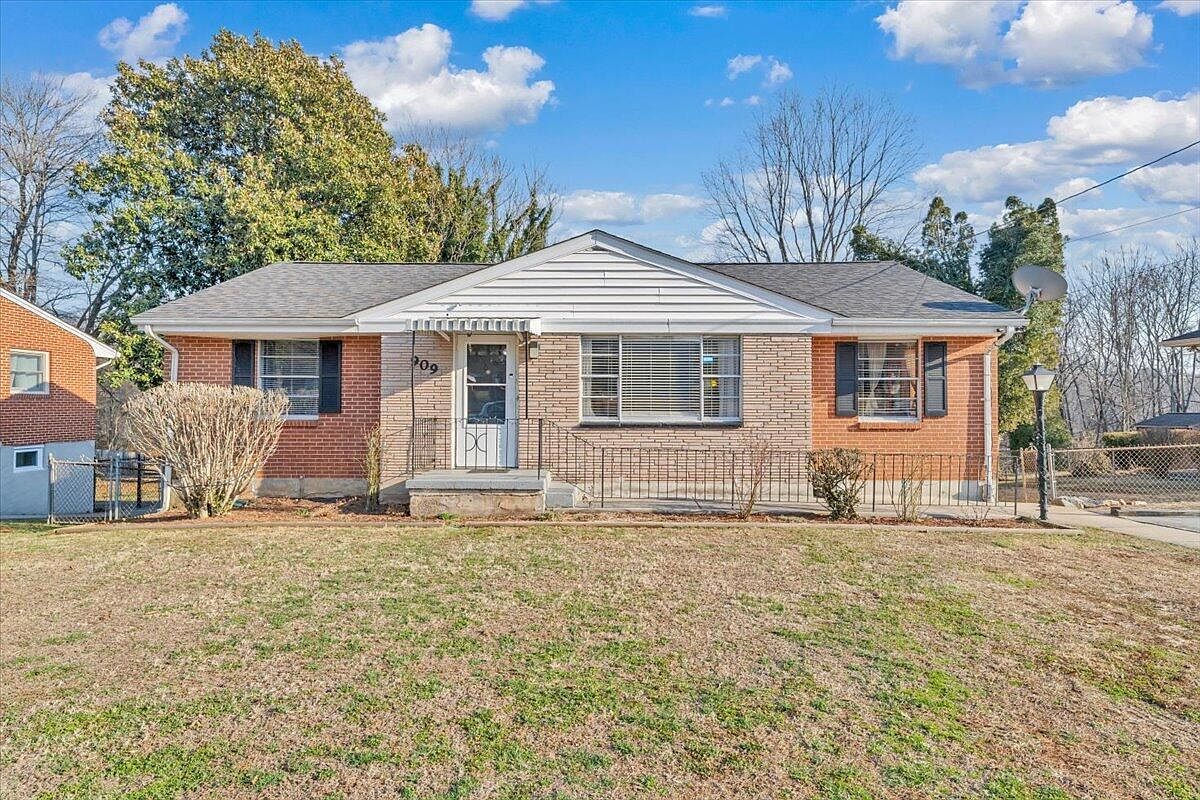 909 Chester Ave Roanoke, VA 24019 - Thumbnail 3