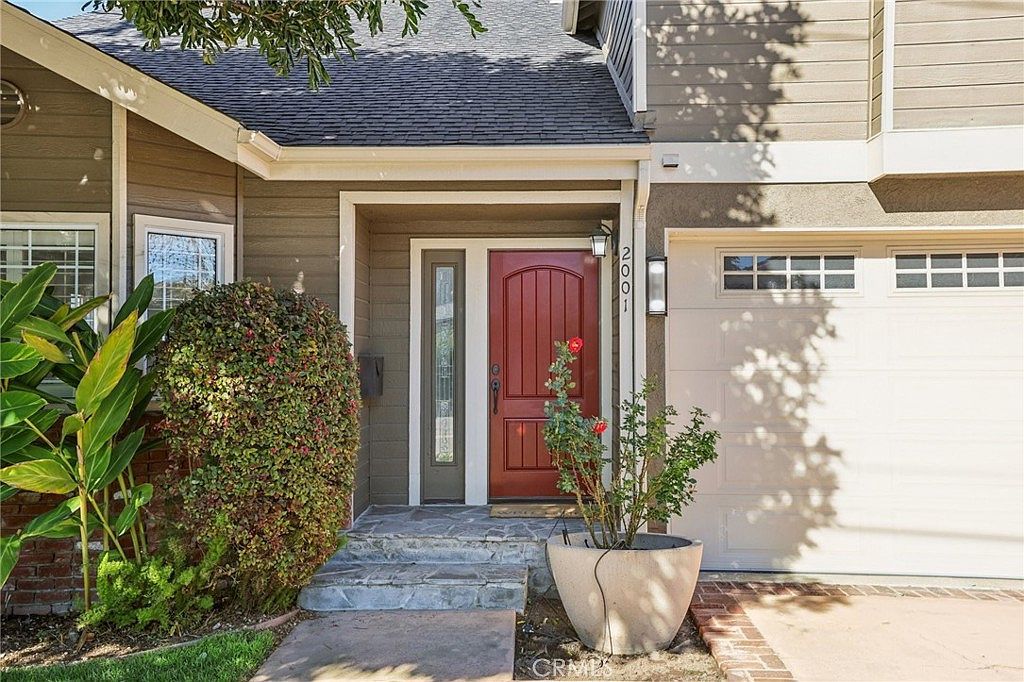 2001 Bataan Rd Redondo Beach, CA 90278 - Thumbnail 3