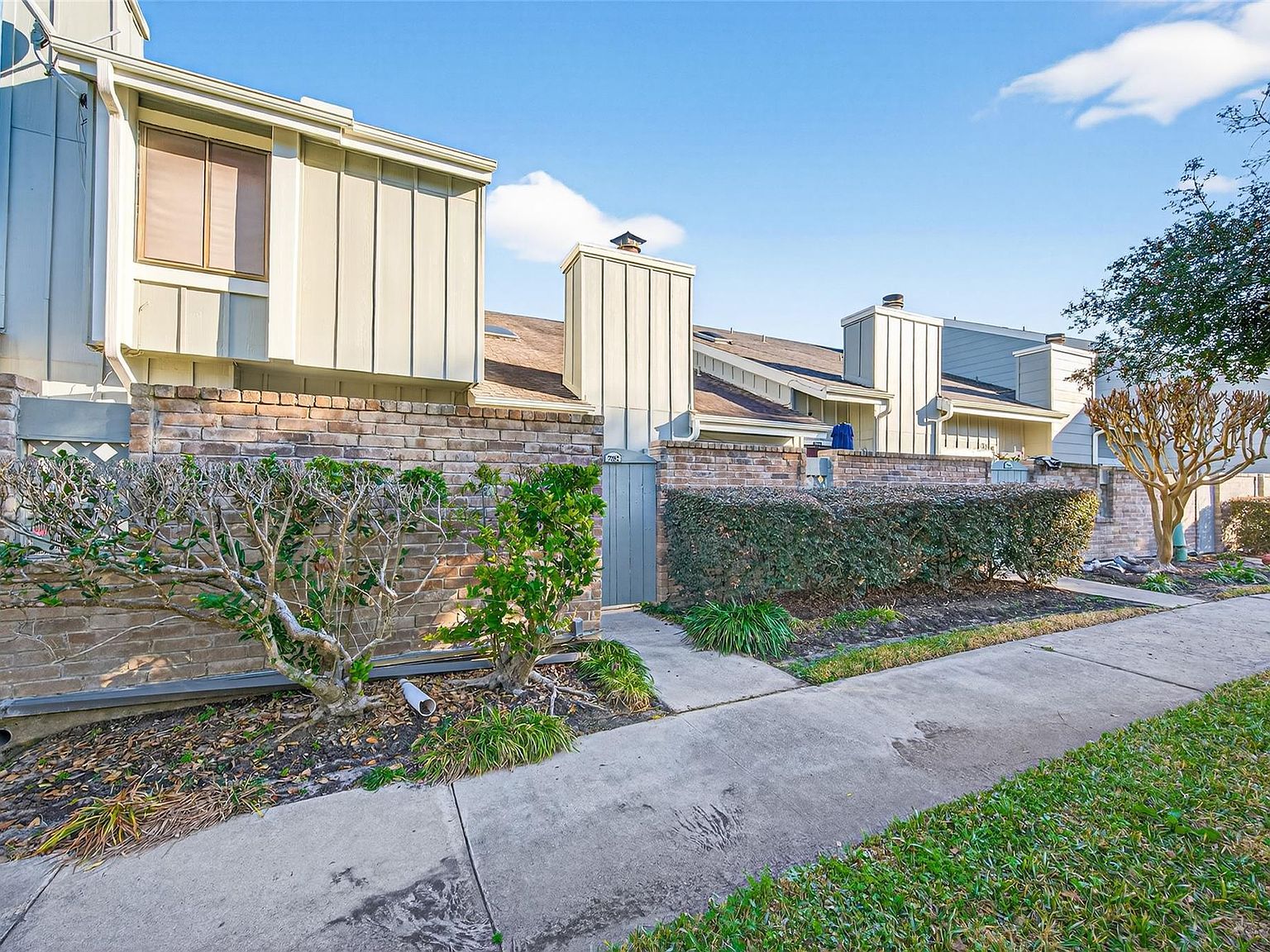 7082 Greenway Chase St Houston, TX 77072 - Thumbnail 3