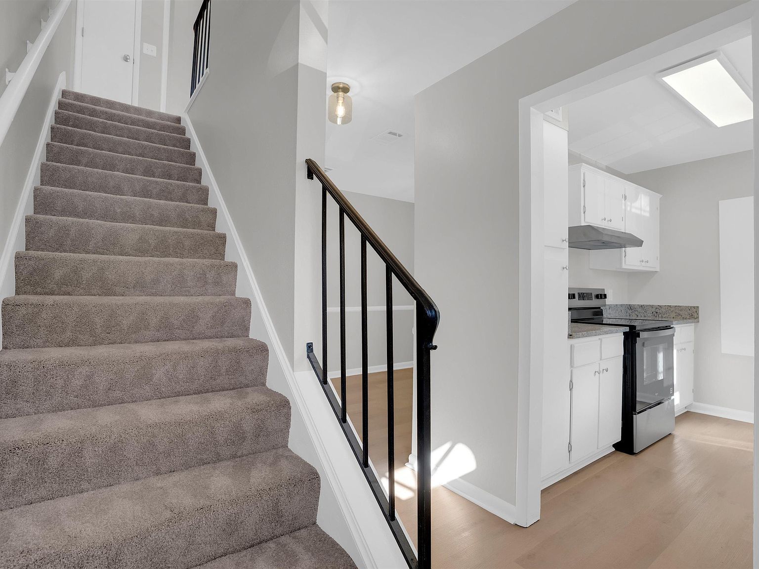 1913 Grays Inn Rd Columbia, SC 29210 - Thumbnail 3