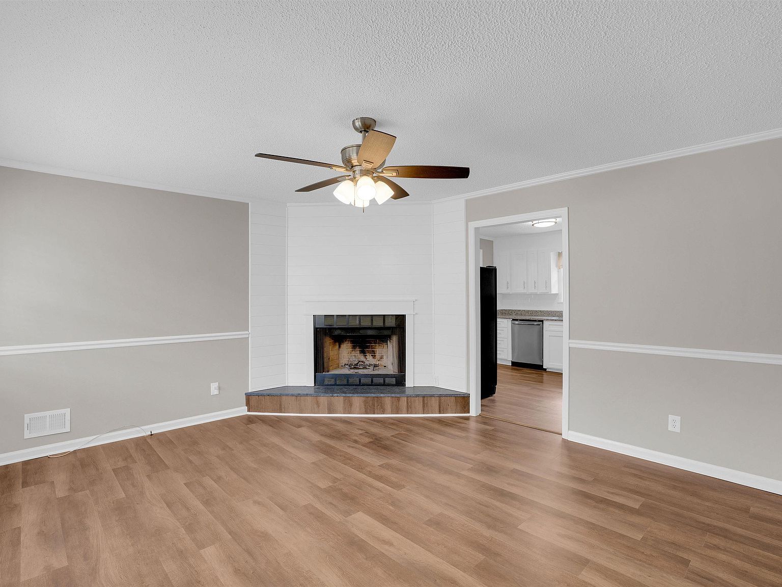 1005 Dogwood Ave Elgin, SC 29045 - Thumbnail 3