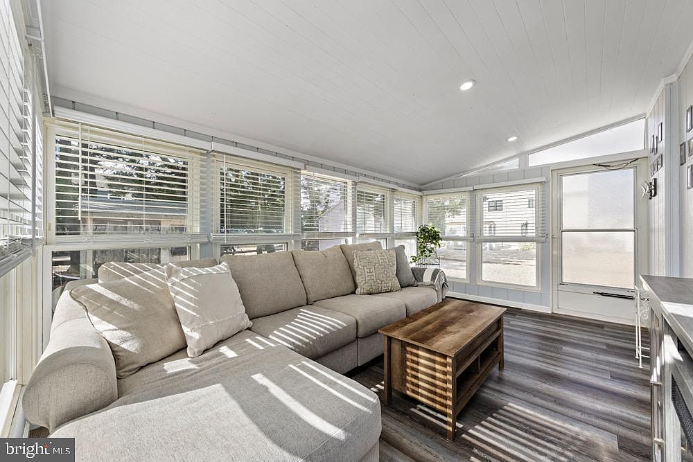 20 W Washington Ave #2 Beach Haven, NJ 08008 - Thumbnail 3