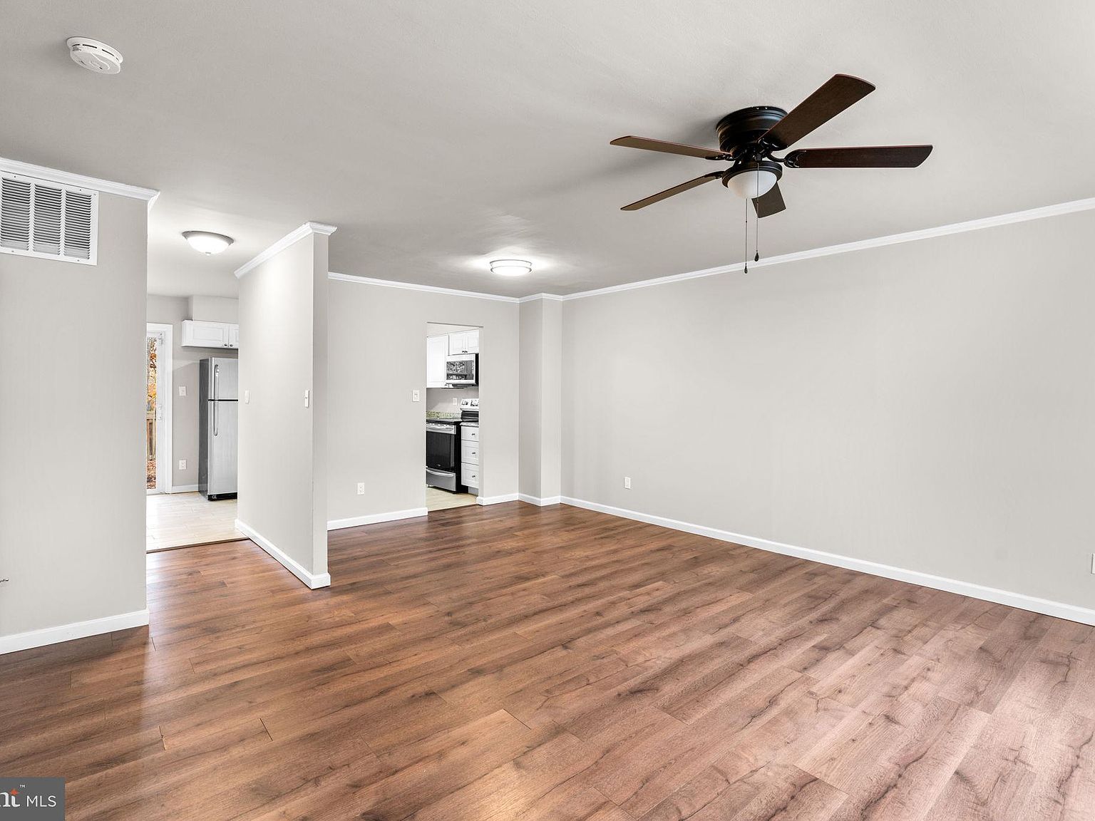 314 Woodleaf Ct Glen Burnie, MD 21061 - Thumbnail 3