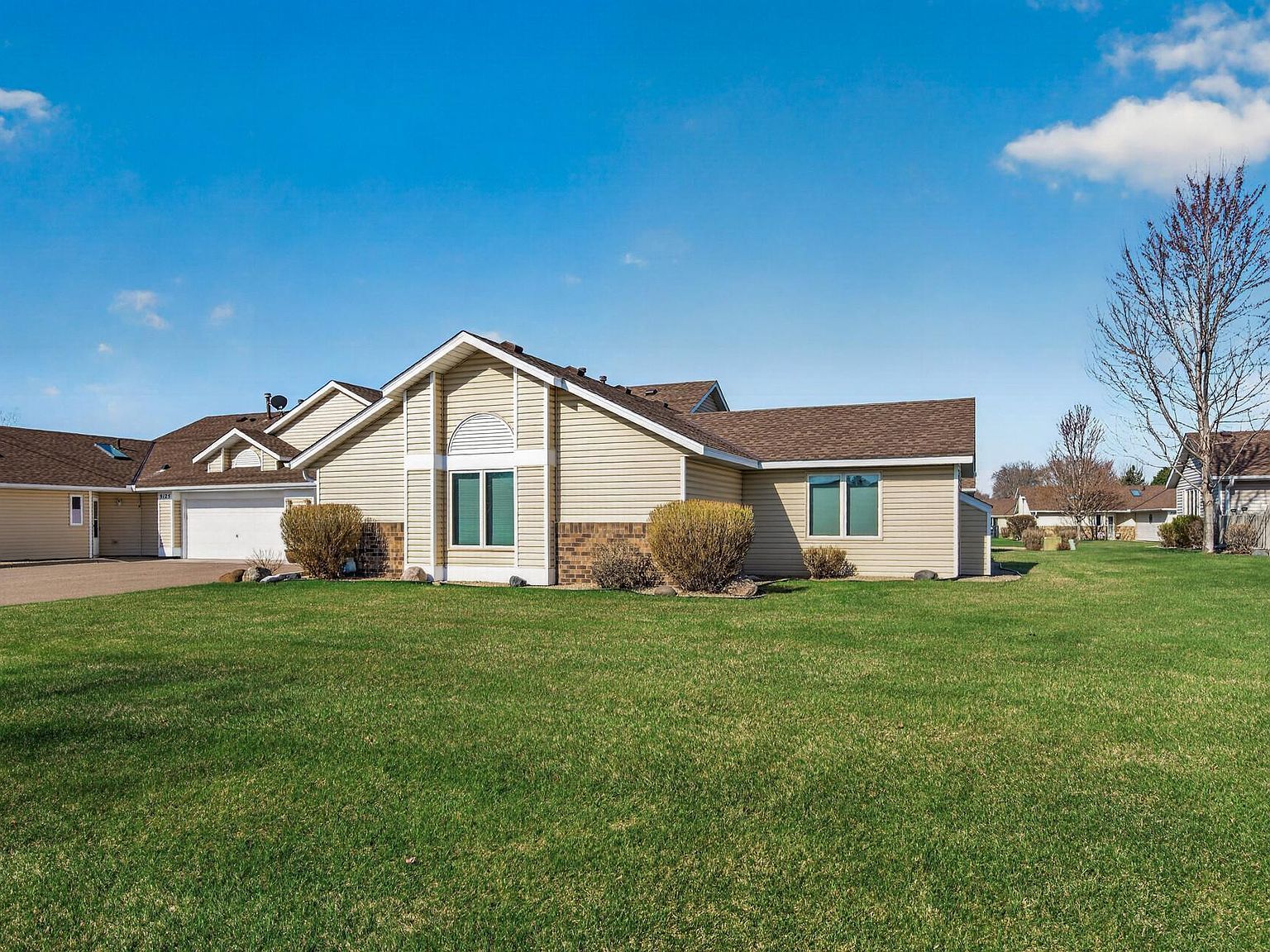 9129 Windsor Ter Minneapolis, MN 55443 - Thumbnail 3