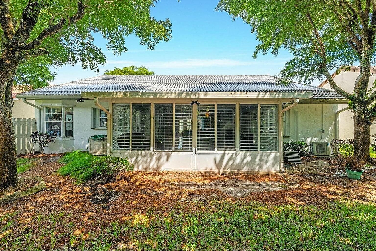 8261 Lake Cypress Rd Lake Worth, FL 33467 - Thumbnail 3