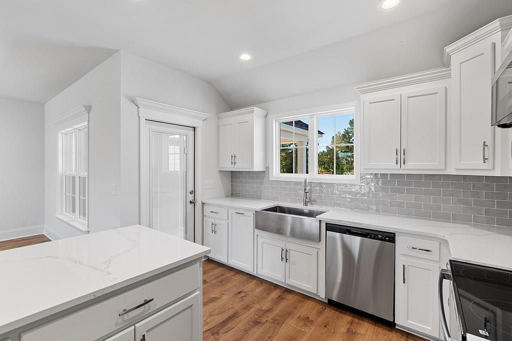 322 Barry Field Cir Hahira, GA 31632 - Thumbnail 3