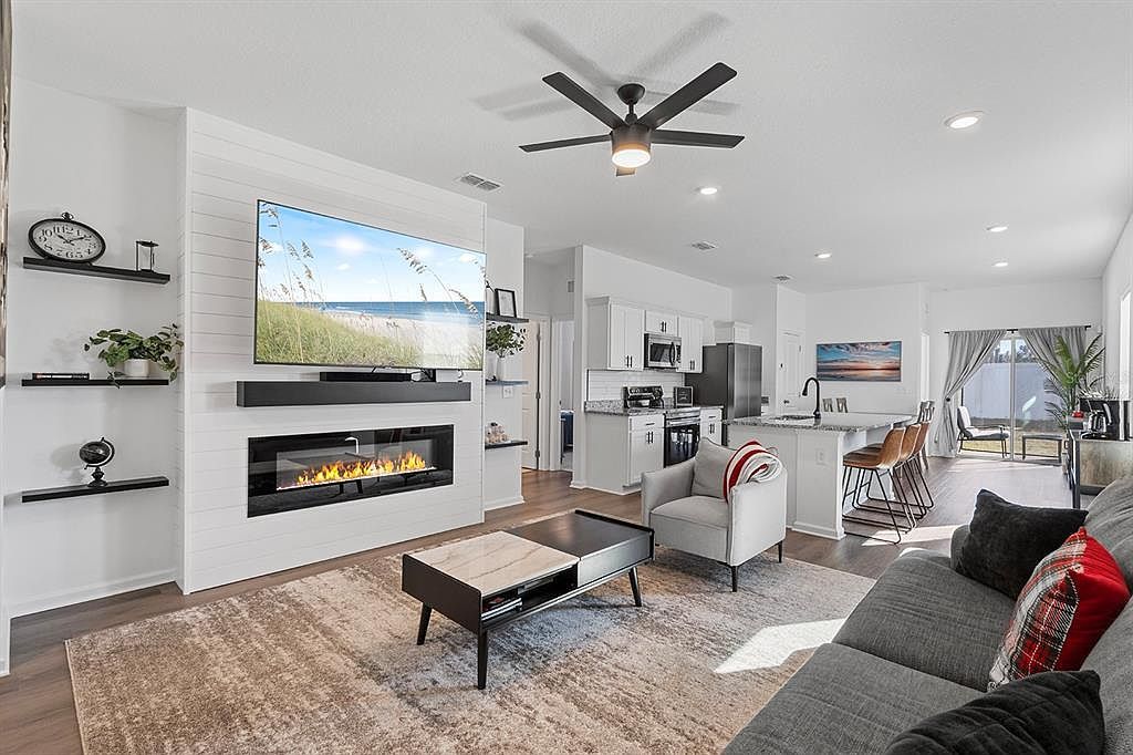 8652 Sportsman Loop Groveland, FL 34736 - Thumbnail 3