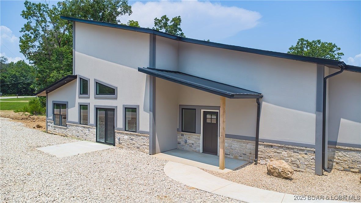 9 Kingdom Cove Rd Sunrise Beach, MO 65079 - Thumbnail 3