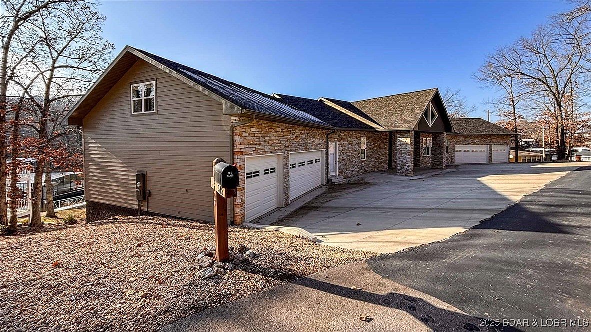 345 Liahona Cir Sunrise Beach, MO 65079 - Thumbnail 3