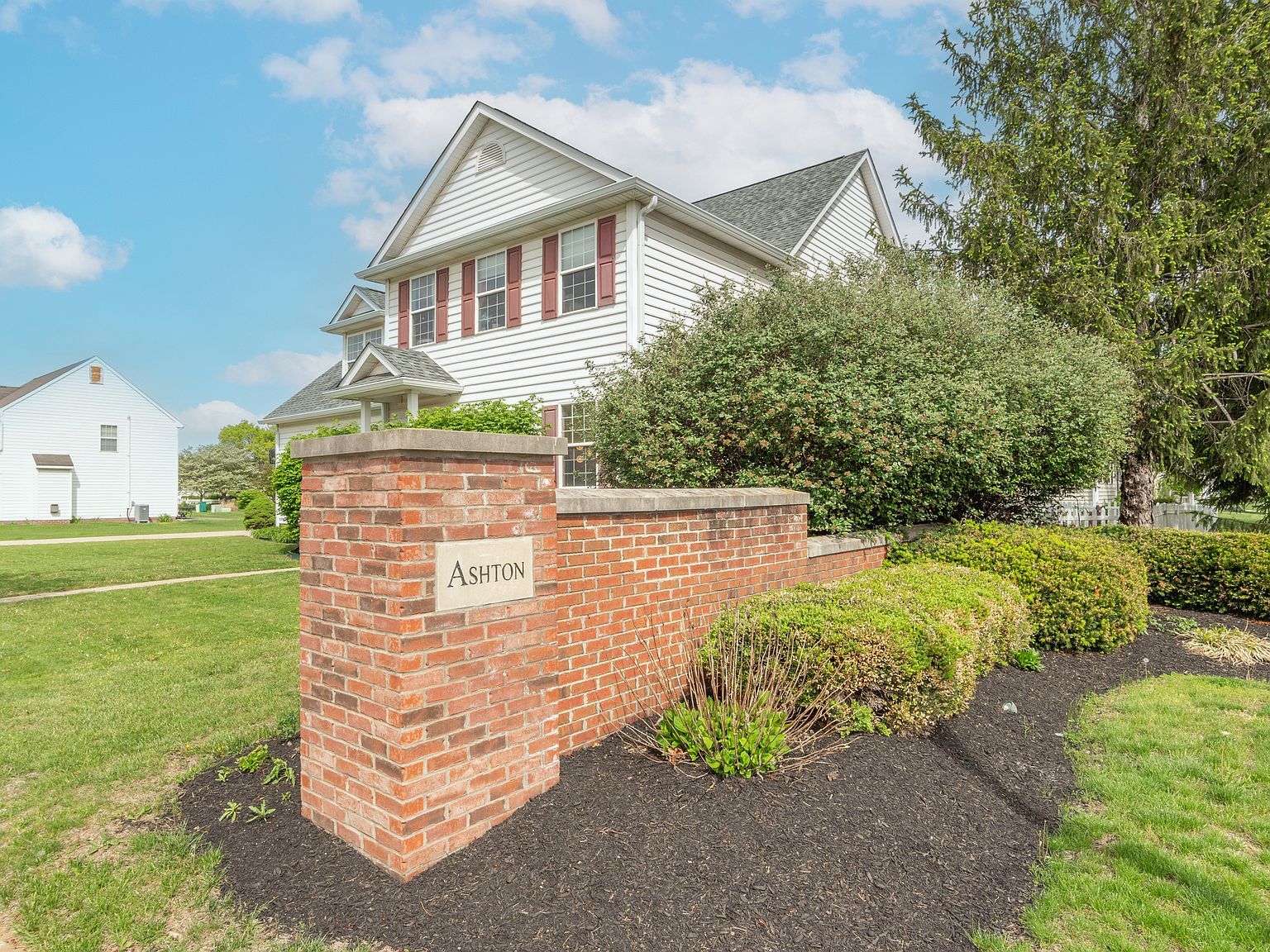 10480 Watkins Dr Indianapolis, IN 46234 - Thumbnail 3