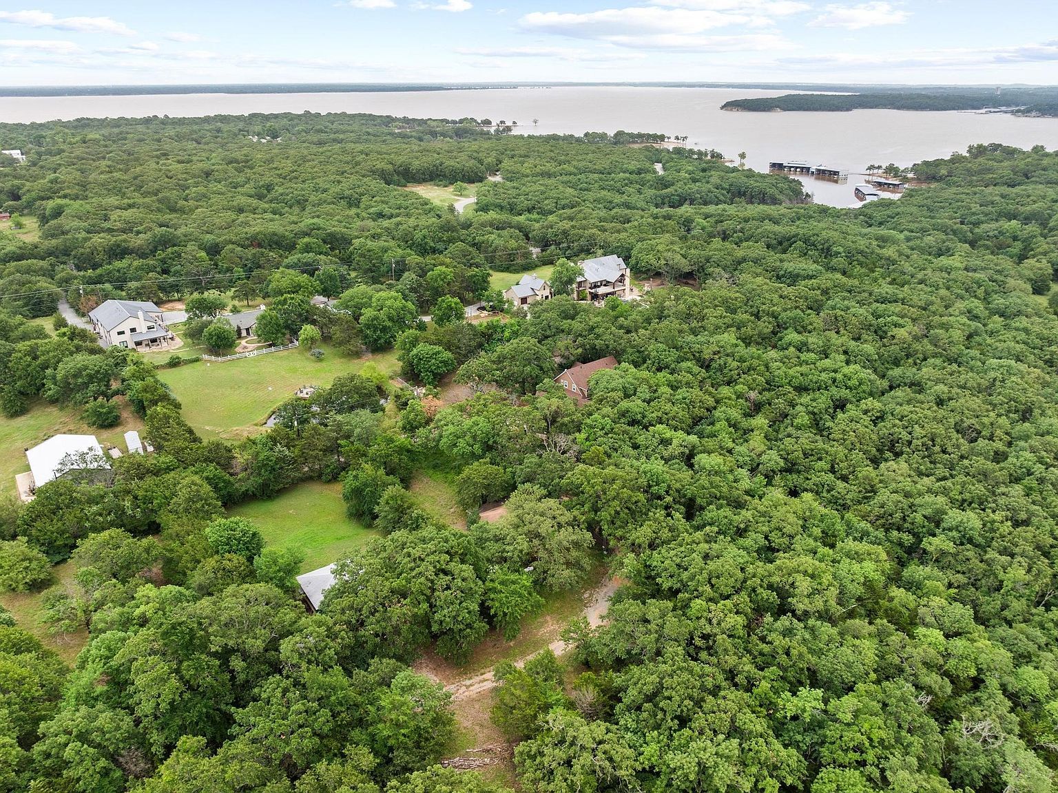 110 Lake Front Ct Pottsboro, TX 75076 - Thumbnail 3