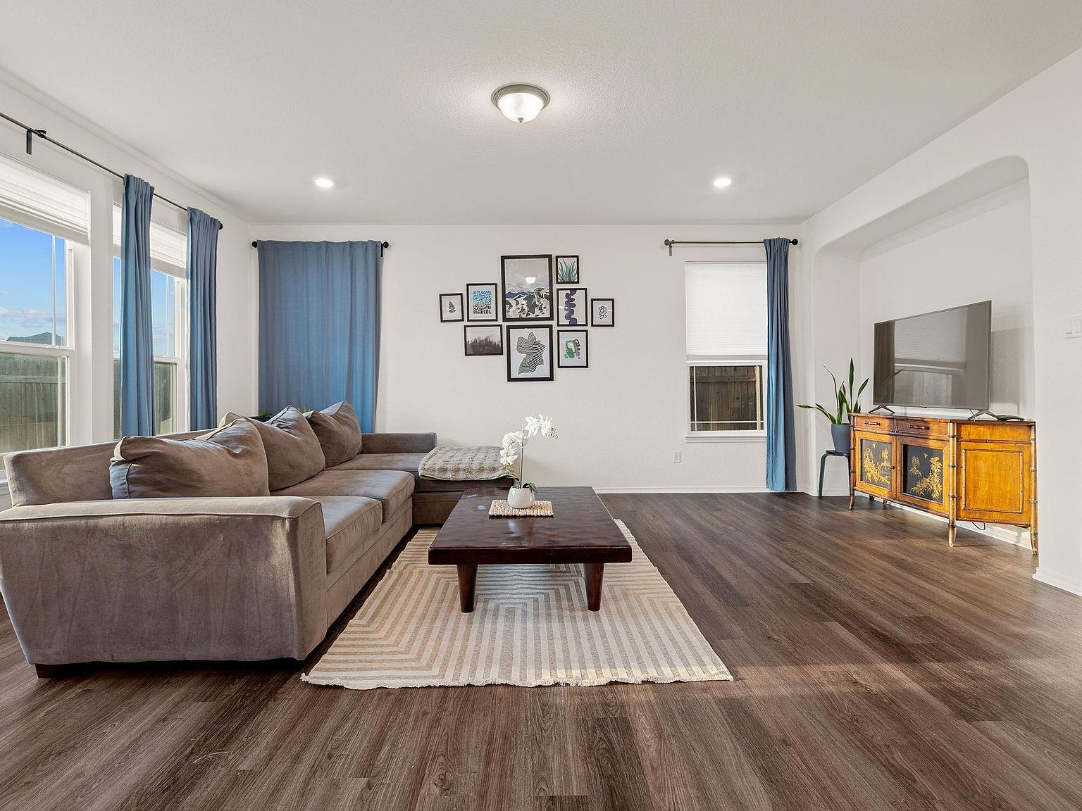 209 Sage Derby Dr Hutto, TX 78634 - Thumbnail 3