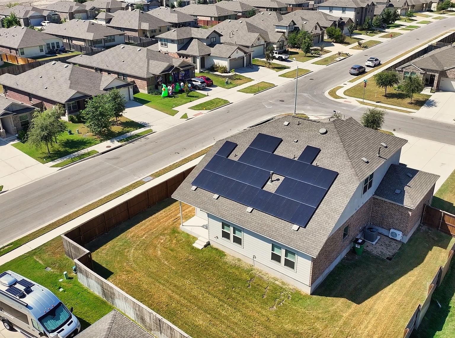 1428 Chad Dr Round Rock, TX 78665 - Thumbnail 3