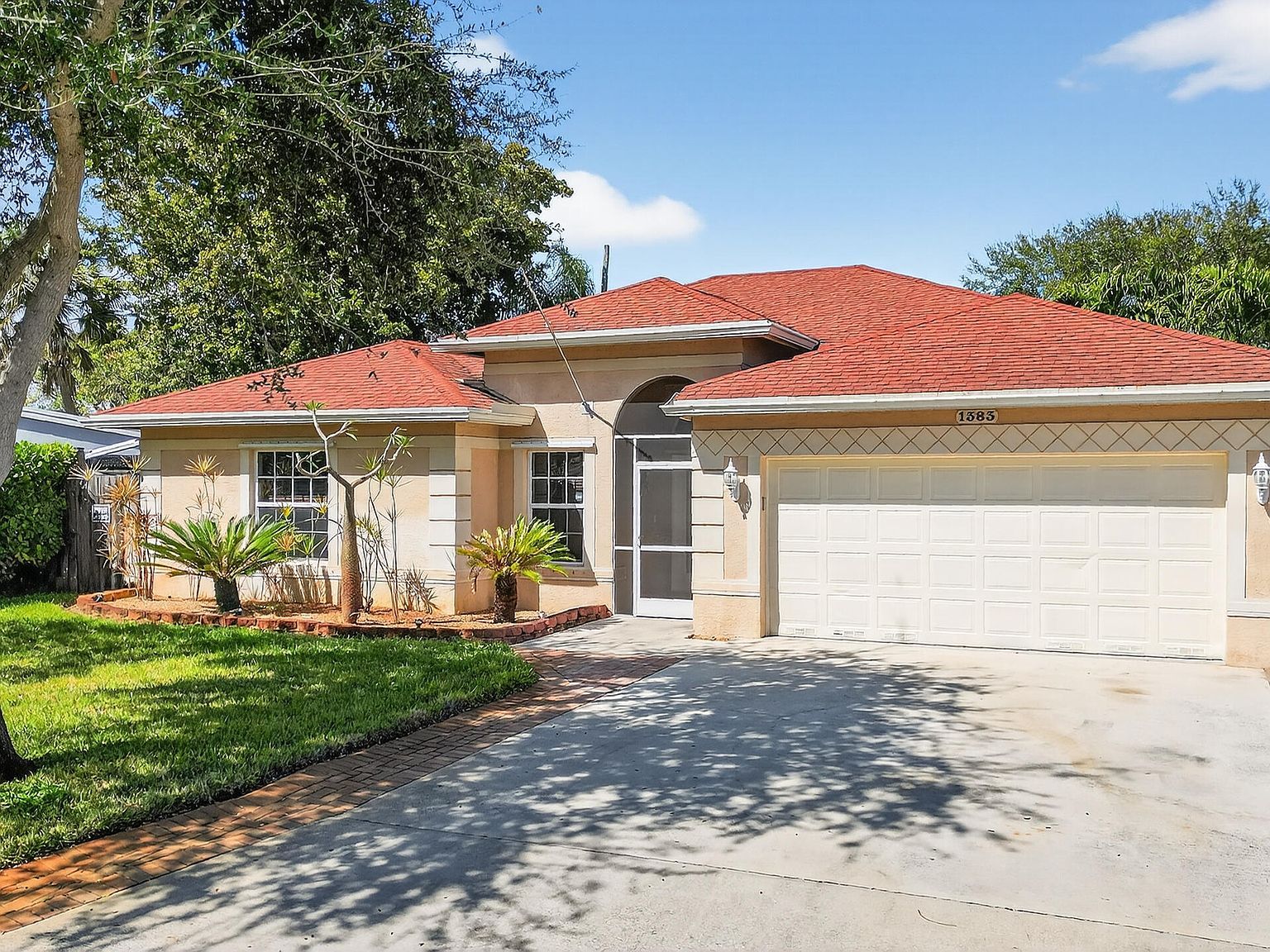 1383 NE 27th St Pompano Beach, FL 33064 - Thumbnail 3