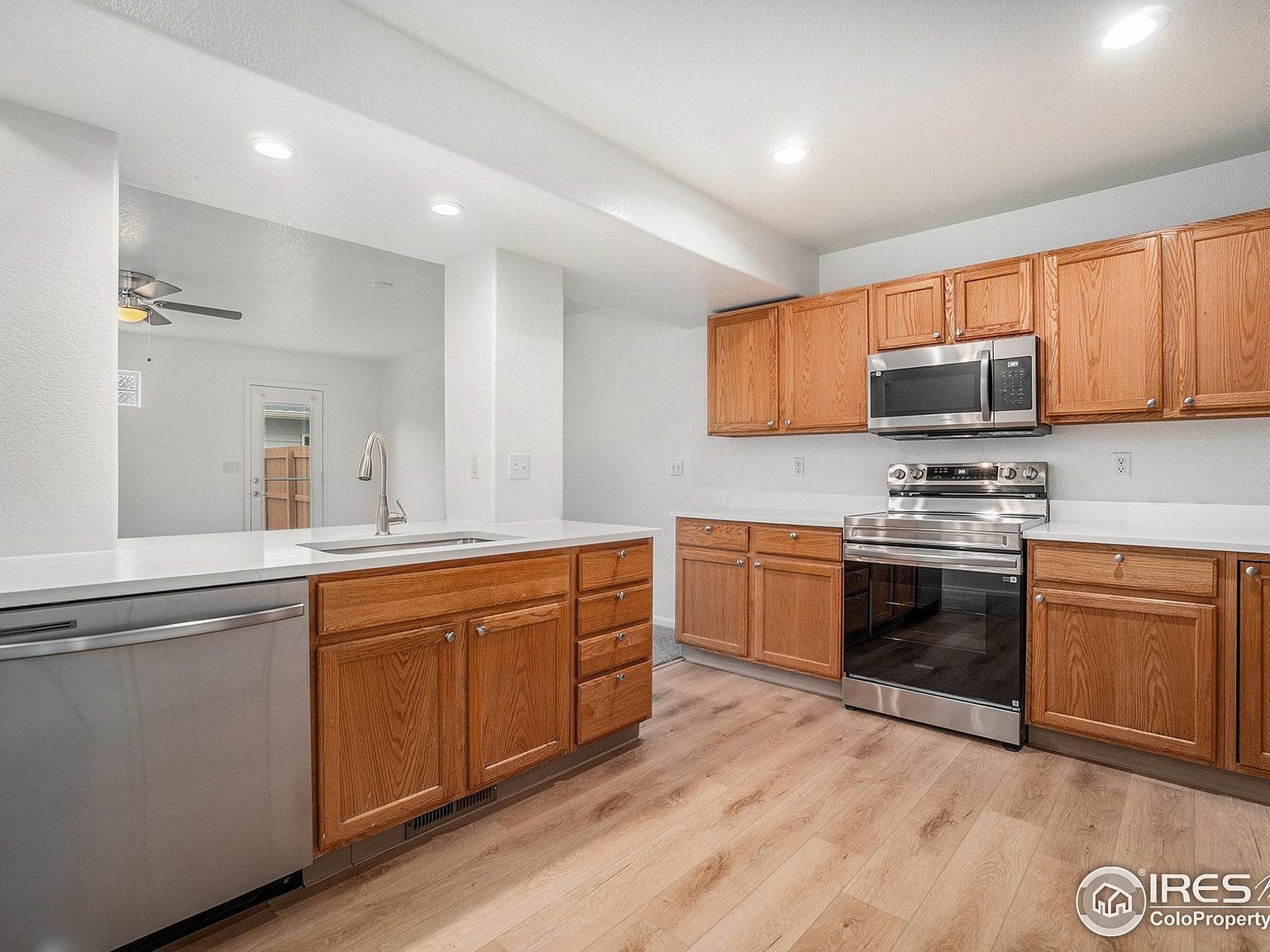 2930 W Stuart St APT 24 Fort Collins, CO 80526 - Thumbnail 3