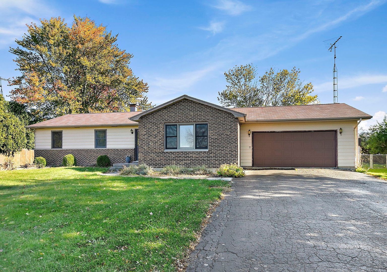 19474 Hahn Rd Dekalb, IL 60115 - Thumbnail 3