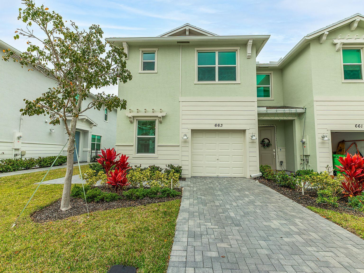 663 SE Lake Falls St Port Saint Lucie, FL 34984 - Thumbnail 3