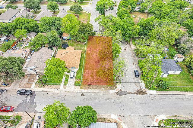 4262 W Cesar E Chavez Blvd #1&2 San Antonio, TX 78237 - Thumbnail 3