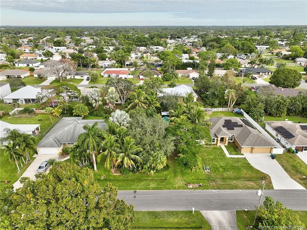 673 SE Damask Ave Port Saint Lucie, FL 34983 - Thumbnail 3