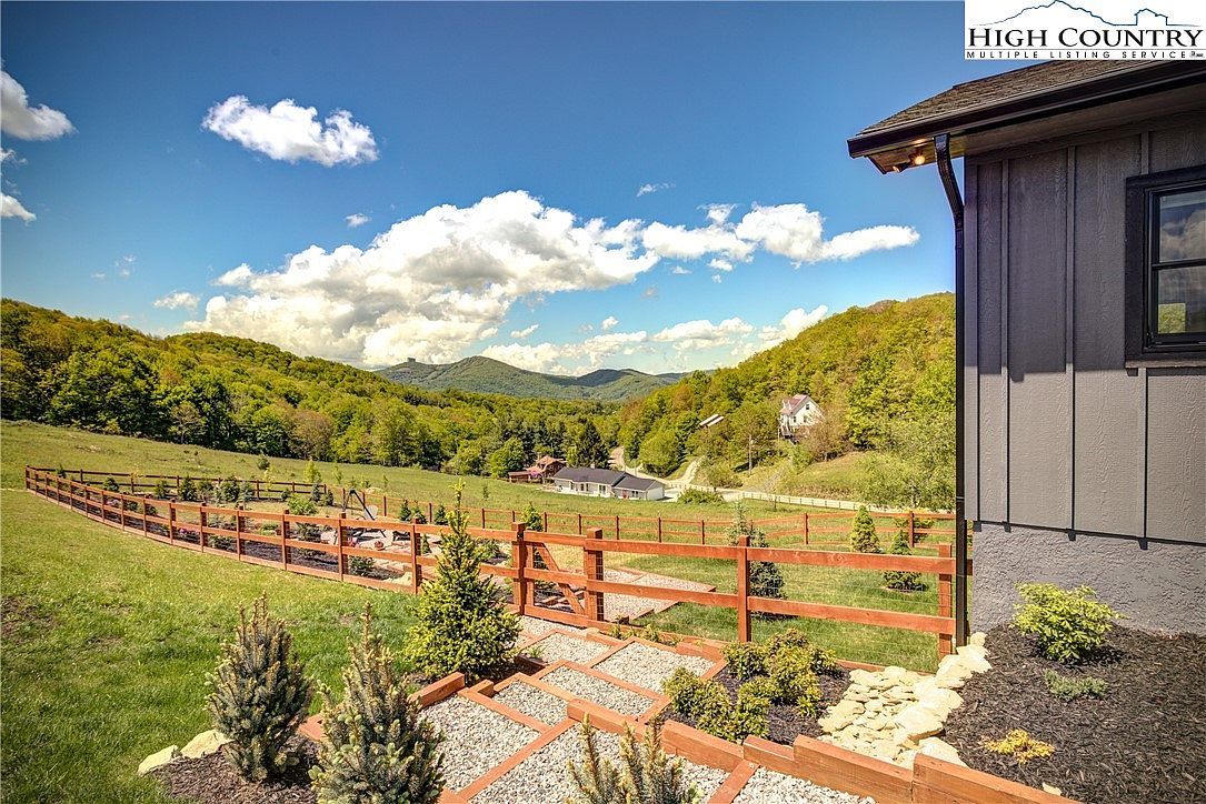 92 Grouseberry Dr Banner Elk, NC 28604 - Thumbnail 3