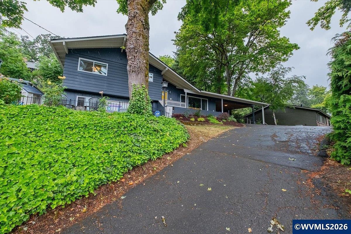 671 Cascade Dr NW Salem, OR 97304 - Thumbnail 3