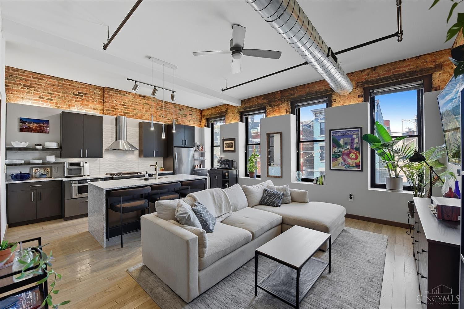 1408 Elm St #3 Cincinnati, OH 45202 - Thumbnail 3