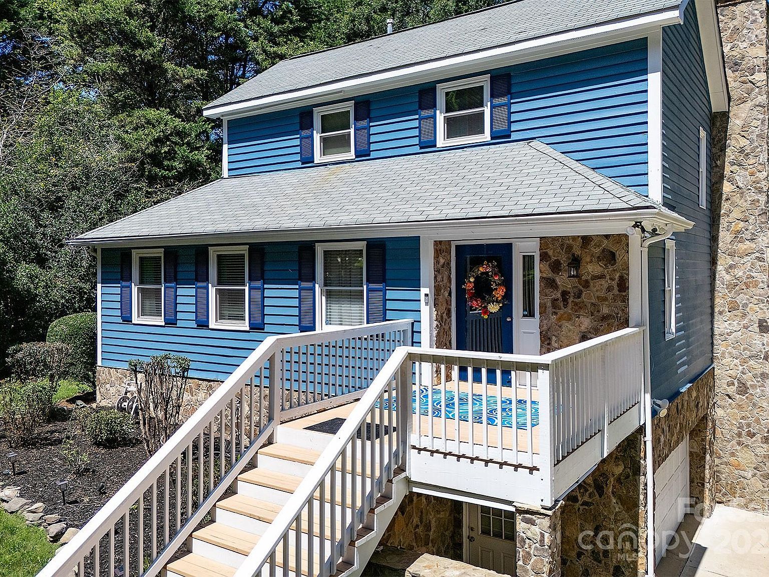 4711 Mountain Point Ln Charlotte, NC 28216 - Thumbnail 3